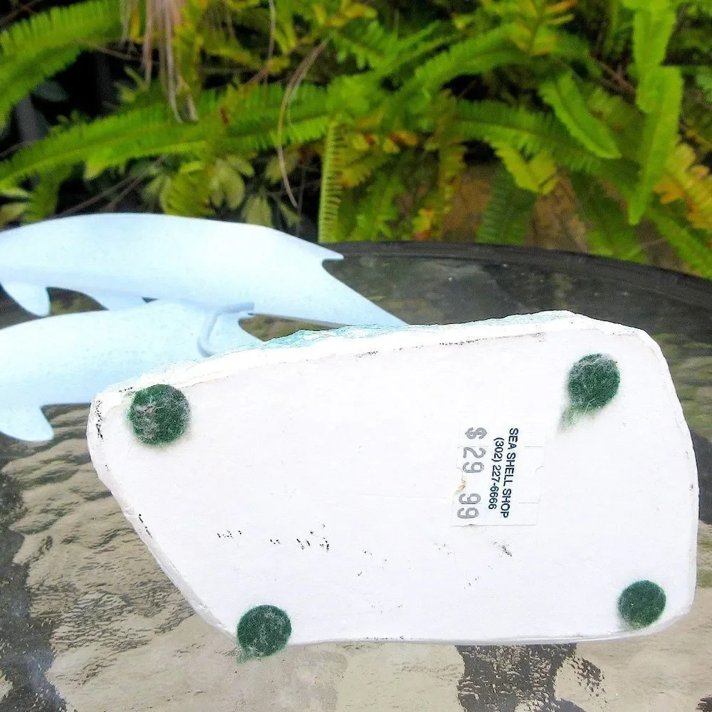 White & Aqual Metal Dolphin Decor